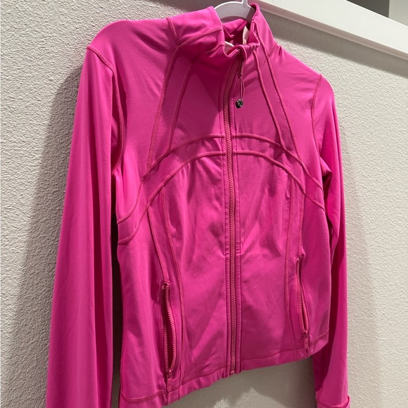 (10) Lululemon Define Cropped Half Zip *Luon
Sonic Pink - Picture 6 of 11